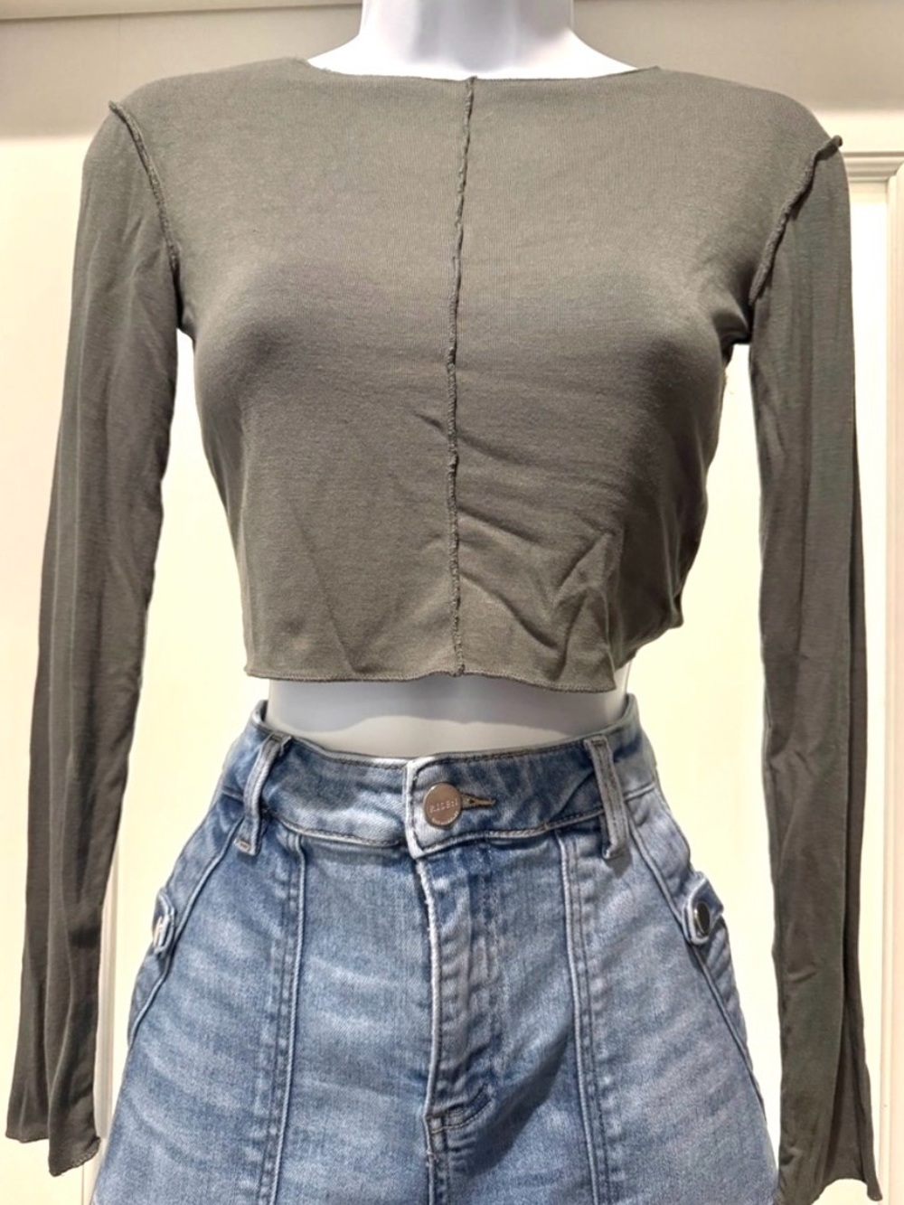 ZARA Olive Green Cropped Top Size M Long Sleeve Basic Casual Shirt